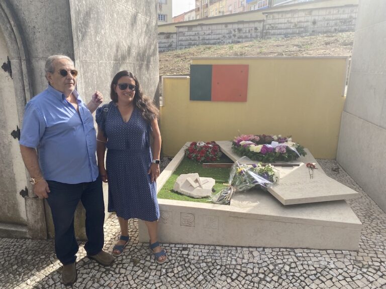 Associação Republica e Laicidade na homenagem a Adelaide Cabete